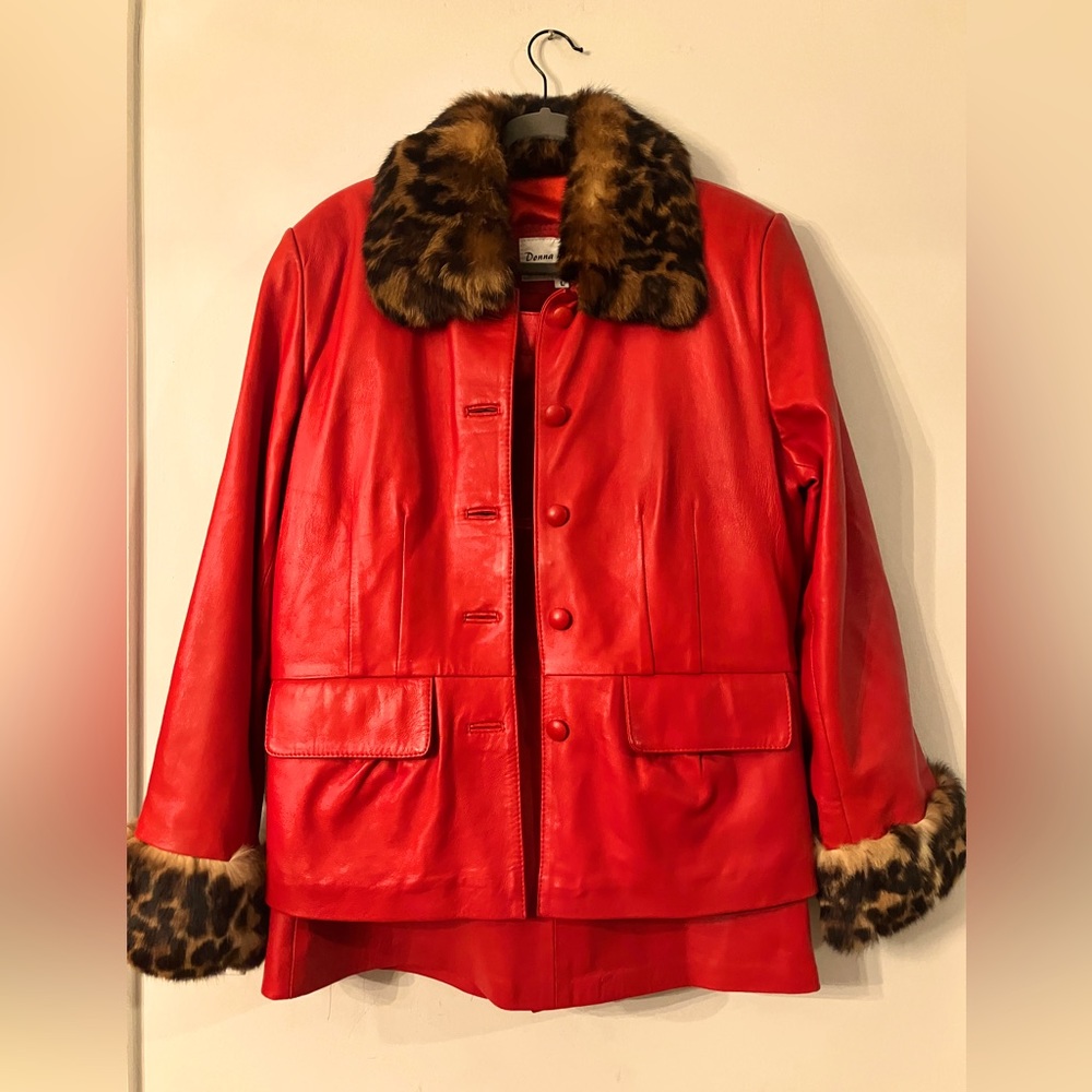 VTG | DONNA LEPURE’ NY RED LEATHER SUIT ❤️